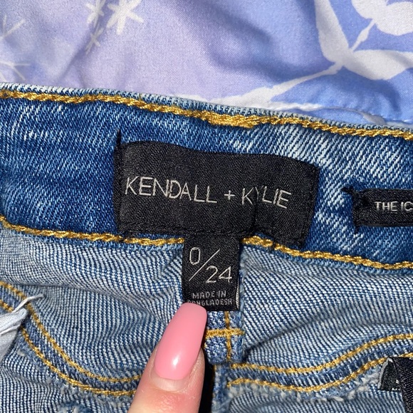 Kendall & Kylie Jeans - Picture 2 of 4